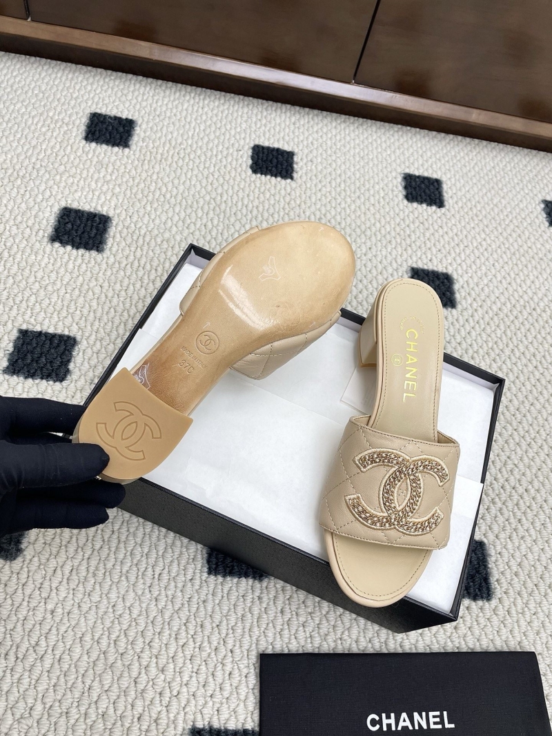 Ch**el slippers